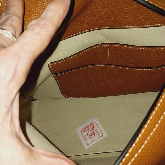 UNBRANDED T-LOCK Tan Leather Handbag Shoulder Bag BRAND NEW! - Picture 5 of 5